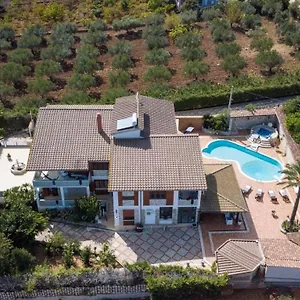 Вилла Aversa, Кастелламмаре-дель-Голфо